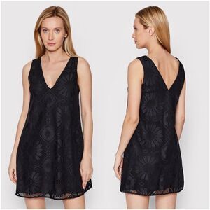 DESIGUAL Lace Short Vneck Dress Medium